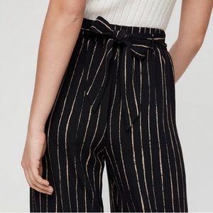 Aritzia Black and Cream Striped Wide Leg Cropped Pants